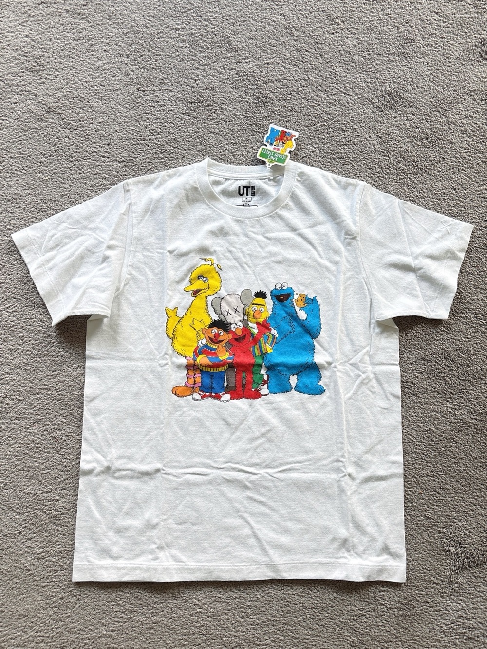 Uniqlo UT x Sesame Street Graphic Tee White NWT Size S/M (Unisex)